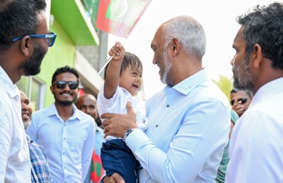 ރައީސް ގުޅިއަށް ވަޑައިގެންފި