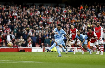 ސިޓީން ފަހު ވަގުތު އާސެނަލް ބަލިކޮށް، ޖެހިޖެހިގެން 11 މޮޅު