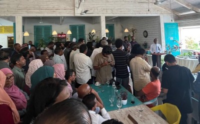 ޕްރައިމަރީގެ ނާކާމިޔާބީއަށް ފަހު ނަޝީދު ފުރަތަމަ ފަހަރަށް ސަޕޯޓަރުންނާއެކު