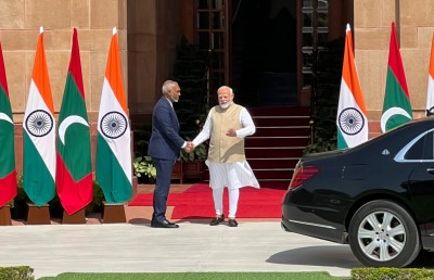 ރޯގެ އެހީގައި ރައީސް މުއިއްޒުގެ ވެރިކަން ވައްޓައިލަން އުޅުނު ވާހަކަ އިންޑިއާއިން ދޮގުކޮށްފި