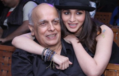 ޝާހްރުކްގެ "ޑުޕްލިކޭޓް" އަކީ ދަރިފުޅު އާލިއާ އަށް ދައްކަން ހާއްސަކޮށްގެން ހެދި ފިލްމެއް: މަހޭޝް