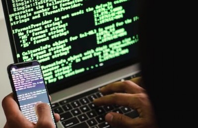 ސްކޭމް ހުއްޓުވަން ސިންގަޕޫރު ފުލުހުންނަށް ބޭންކް އެކައުންޓުތަކުގެ ކޮންޓްރޯލް ދެނީ