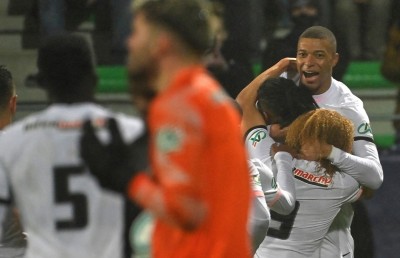 އެމްބާޕޭގެ ހެޓްރިކާ އެކު ޕީއެސްޖީ ފްރެންޗް ކަޕް ގަދަ 16 އަށް