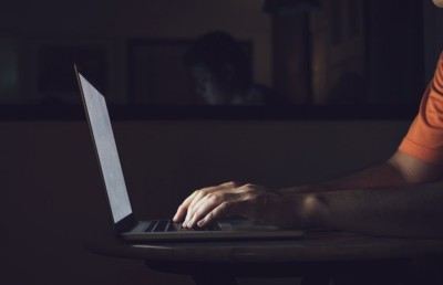 އިންޑިއާގައި އަންހެނުންތަކެއް ވިއްކާލަން އިއުލާނުކުރި މީހަކު ހައްޔަރުކޮށްފި