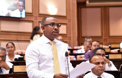 އެމްޑީޕީގެ ވިޕާ ޚިލާފުވުމުން އަލީ އާޒިމަށް ފިޔަވަޅު އަޅައިފި