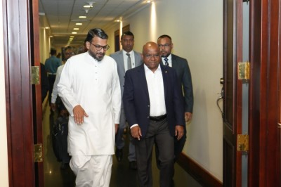 ފޮރިން މިނިސްޓަރު ޝާހިދު ލަންކާއަށް ވަޑައިގެންފި