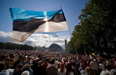 އެސްޓޯނިއާ: އިޖާދީ ވިސްނުމުގެ ތެރެއިން ޑިޖިޓަލް އިގުތިސާދެއް ބިނާކުރުމުގައި މުޅި ދުނިޔެއަށް ނަމޫނާއެއް!