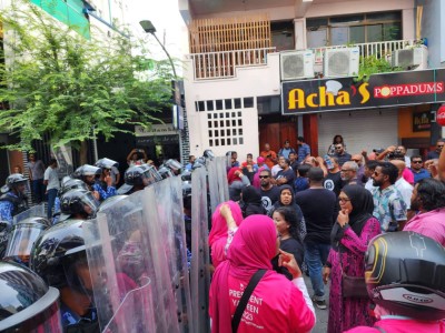 މުޒާހަރާއިން ހައްޔަރުކުރި މީހުންގެ ތެރެއިން ތިން މީހަކު ފިޔަވައި އެންމެން ދޫކޮށްލައިފި