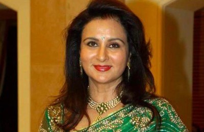 ޕޫނަމްގެ ގެއިން ލައްކައެއްގެ އަގުހުރި ޖަވާހިރު ޖެހި ފަށަކާއި ގިނަ އަދަދެއްގެ ފައިސާ ވަގަށް ނަގައިފި