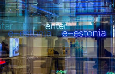 އެސްޓޯނިއާ: އިޖާދީ ވިސްނުމުގެ ތެރެއިން ޑިޖިޓަލް އިގުތިސާދެއް ބިނާކުރުމުގައި މުޅި ދުނިޔެއަށް ނަމޫނާއެއް!