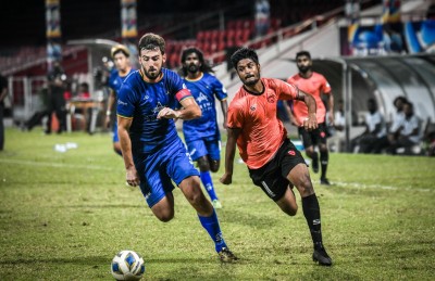 ގްރާންޑޭ ބަލިކޮށް އީގަލްސް ކުރިއަށް ޖެހިލައިފި