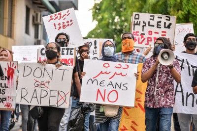 ފޯނުން ބަރަހަނާ ފޮޓޯތައް ފެނުނު ނަމަވެސް ބްލެކްމެއިލް ކުރިކަން ސާބިތެއް ނުވި