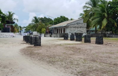 ސިހުރު ހަދާ ކަމުގެ ތުހުމަތުގައި އަލިފުއްޓާއި މީދޫގައި ފުލުހުންގެ ބޮޑު އޮޕަރޭޝަނެއް