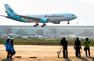 އިޔާސް: އާމްދަނީ ތިން ބިލިއަނަށް އަރުވައި، އައިއޭއެސް ބަދަލުކޮށްލުމުގެ އަޒުމްގައި