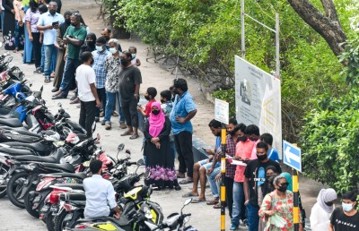 ޓެސްޓު ހަދަން ތިން މައިން ކިއޫގައި ތިން ގަޑިއިރު!