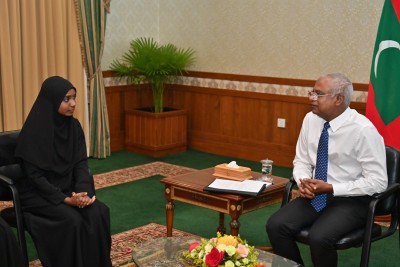 ރައީސްގެ ސްކޮލާޝިޕް ހާސިލުކުރި ހުޔާމްއާ ބައްދަލުކުރައްވާ ހިތްވަރު ދެއްވައިފި