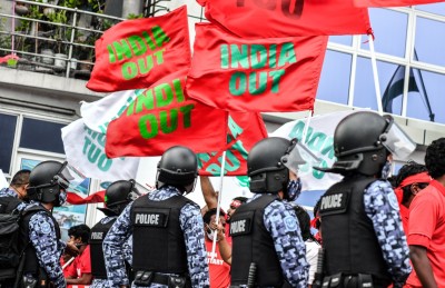 އިދިކޮޅު މުޒާހަރާއިން ދެ މީހަކު ފިޔަވައި އެހެން މީހުން ދޫކޮށްލައިފި