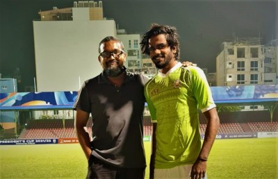 ދަނޑަށް އެރީ ފުރަތަމަ ހާފްގައި ދެ ގޯލް ޖަހަން، ނިންމާލީ ހެޓްރިކަކުން