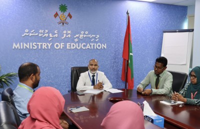 ކެމްބްރިޖު މުގައްރަރަށް ކިޔަވައިދޭ ފޮތް ލިޔަން ދިވެހި ޓީޗަރުންނަށް ފުރުސަތު ދެނީ