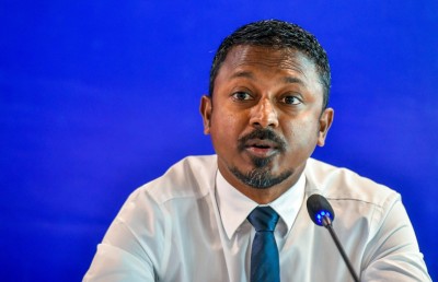 ބަޣާވާތާ ދެކޮޅަށް ވޯޓު ދޭން ރައީސް އެދިވަޑައިގަތުމުން އުޝާމްގެ ރައްދެއް!