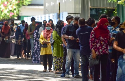 ބޫސްޓަ ޑޯޒް ދިނުމަށް ބޮޑު މުސާރާއަށް މީހުން ހޯދަނީ