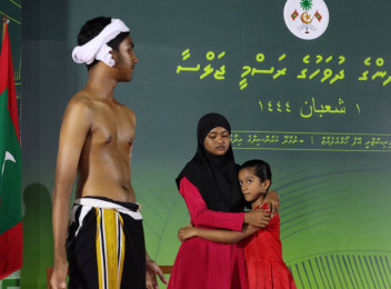 ދިވެހިންގެ ގައުމިއްޔަތު ބިނާވެފައި ވަނީ ޝަހީދުންގެ ގުރުބާނީގެ މައްޗަށް: މިނިސްޓަރު ޝާހިދު
