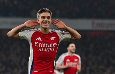 އާސެނަލް އަނެއްކާ ވެސް ޗެމްޕިއަނުންގެ ރޭހަށް