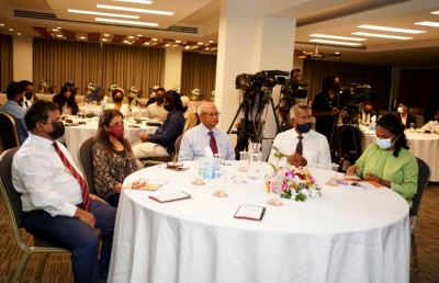 އަލަށް ފަށާ ވިޔަފާރިތަކަށް 12.4 މިލިއަން ރުފިޔާގެ ހިލޭ އެހީ ދީފި