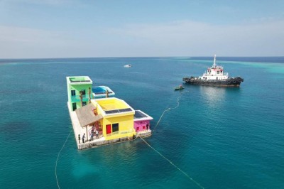 ފްލޯޓިން ސިޓީގެ ފުރަތަމަ މޮކްއަޕް ޔުނިޓް ފަޅުގައި އަޅައިފި