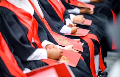 އޭ ލެވެލްގައި ޖަލާލުއްދީން ސްކޫލަށް ރަން އަހަރެއް، 17 ކުދިން ޓޮޕް 10 ގައި