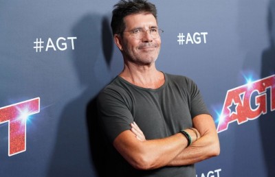 މަޝްހޫރު ޓީވީ ސްޓާރު ސައިމަން ކައިވެނިކުރަނީ