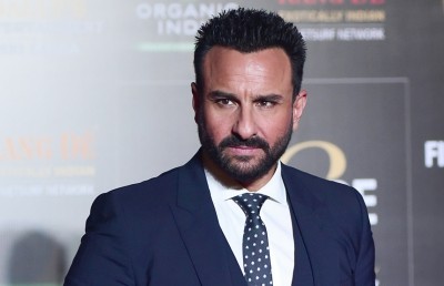 ސައިފްގެ ގަޔަށް ވަޅި ހަރައި ވަރަށް ބޮޑަށް ޒަހަމްކޮށްލައިފި