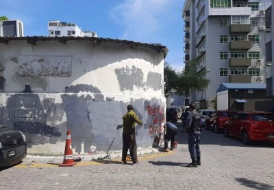 ފާރުތަކުގައި ހުންނަ ގްރެފިޓީތައް ފޮހުމުގެ މަސައްކަތް މާލޭ ސިޓީ ކައުންސިލުން ފަށައިފި