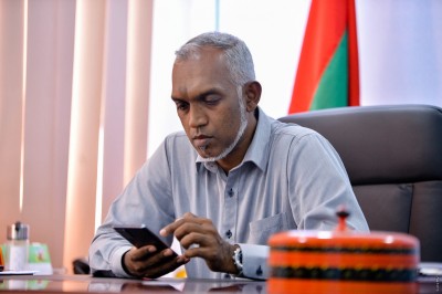 މުއިއްޒުގެ ޝަރީއަތް ނިމުމަކާ ގާތަށް، ދެން އޮންނާނީ ތިން އަޑުއެހުން!