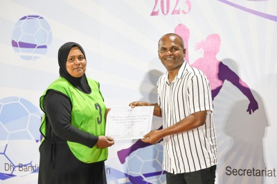 މުޅިން އަލަށް ބަނޑިދޫގައި ހޭންޑްބޯޅަ ކޯޗިން ކޭމްޕެއް ކުރިއަށް ގެންގޮސްފި