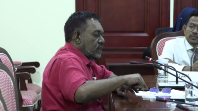 ފައްޔާޒުގެ ހުށަހެޅުއްވުމަށް ބޭބެ އިބުރާ: ގާނޫނުއަސާސީއަށް ހުށަހަޅަމުންދާ ބަދަލުތައް ރަނގަޅެއްނޫން