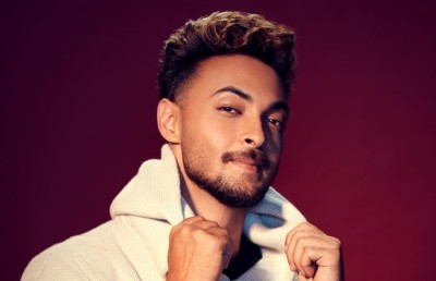 އާޔޫޝް އިސްކަންދޭނީ ސޯލޯ ލީޑް ފިލްމުތަކަށް