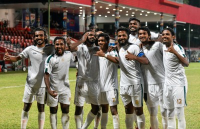 ގްރީންގެ ތަފާތަކީ ބަދަހި އާއިލާއެއްގެ ގޮތުގައި އޮތުން