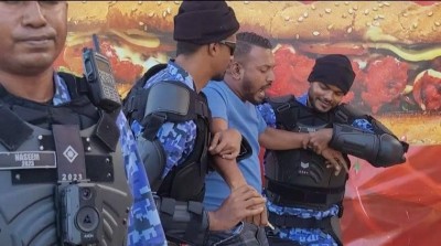 އިދިކޮޅުގެ މުޒާހަރާގެ ތެރެއިން ނަރީޝްއާއެކު ނުވަ މީހަކު ހައްޔަރުކޮށްފި