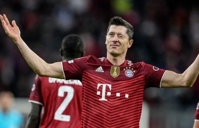 ފުރަތަމަ މެޗުގެ ހިތްދަތިކަން މިއުނިކުން ފިލުވާލީ ލެވަންޑޯސްކީގެ ހެޓްރިކުން