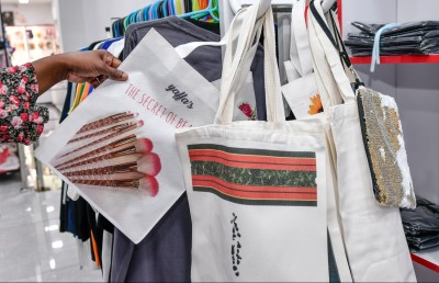 ކަސްޓަމައިޒް ގިފްޓެއް ބޭނުމިއްޔާ ދާންވީ "އޮންހޭންޑް" އަށް