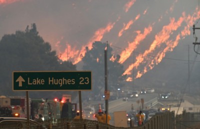 އެލްއޭގައި އިތުރު އަލިފާންގަނޑުތަކެއް؛ އެތައް ހާސް ބަޔަކު ގެތަކުން ނެރެފި