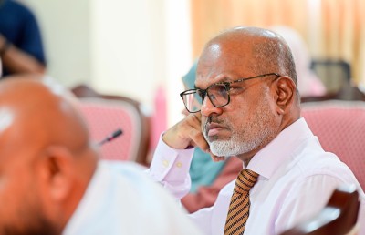 މީޑިއާ ރެގިއުލޭޓްކުރުމަކީ ބްލޮކްކޮށް، މިނިވަންކަމަށް ހުރަސްއެޅުމެއް ނޫން: ނާޒިމް