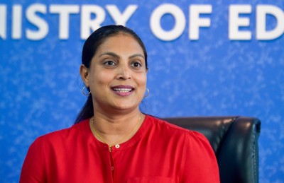 ސެޓްލައިޓް ސްކޫލުން ބޭނުންވަނީ ރަށްރަށަށް ހިޖުރަކުރި އާއިލާތައް އަނބުރާ ދިއުމަށް: މިނިސްޓަރު