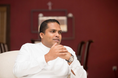 ރައްޖޭގެ ފަތުރުވެރިކަމަށް ފާޑުވިދާޅުވި ލަންކާގެ ވަޒީރު މާފަށް އެދިވަޑައިގެންފި