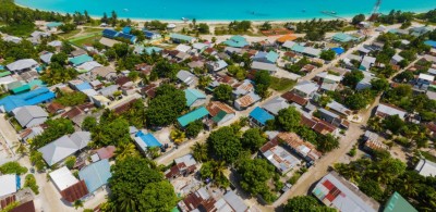 އަންހެނަކު ފެންވަރާތަން ވީޑިއޯ ކުރަން އުޅުނު މީހަކަށް 28,000 ރުފިޔާގެ ޖޫރިމަނާއެއް