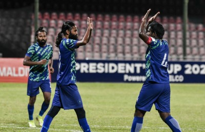 އަތީގްގެ ހެޓްރިކުން ސަސްއިން ގްރާންޑޭ ބަލިކޮށްފި