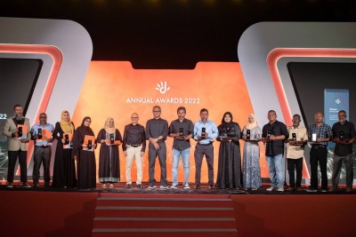 ދިރާގުގެ 57 މުވައްޒަފަކަށް އެވޯޑު ދީފި