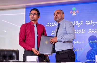 ލާމަރުކަޒީ ނިޒާމު ހަރުދަނާ ކުރަން އެންމެ މުހިންމީ ކައުންސިލްތައް މާލީގޮތުން ބާރުވެރިކުރުން: އާދަމް ޝަރީފް