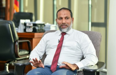 މޫނު ބުރުގާ އަޅާ ޓީޗަރުންނަށް ހުރަސް ނާޅަން އަދާލަތުން އެދެފި